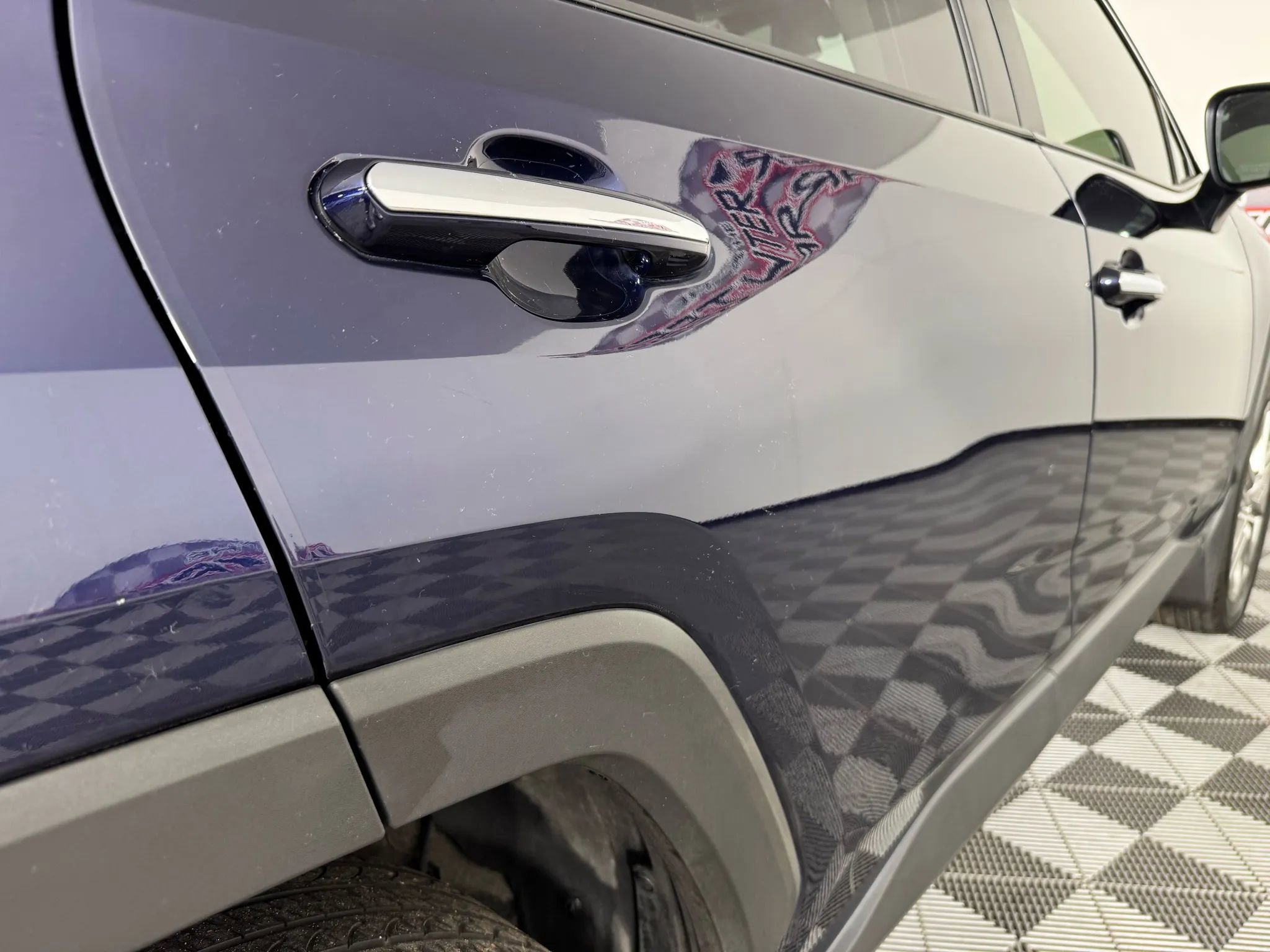 Used 2023 Toyota RAV4 Limited FWD image 31