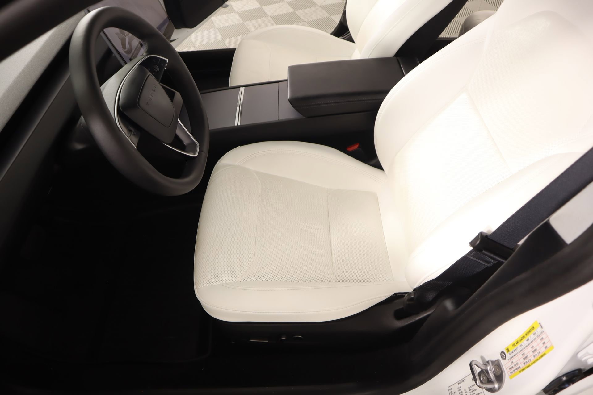 Used 2025 Tesla Model 3 Long Range image 9