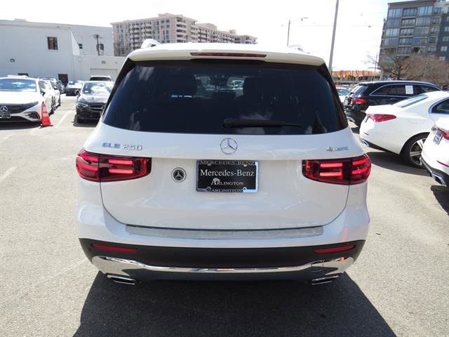 Used 2025 Mercedes-Benz GLB 250 4MATIC image 3