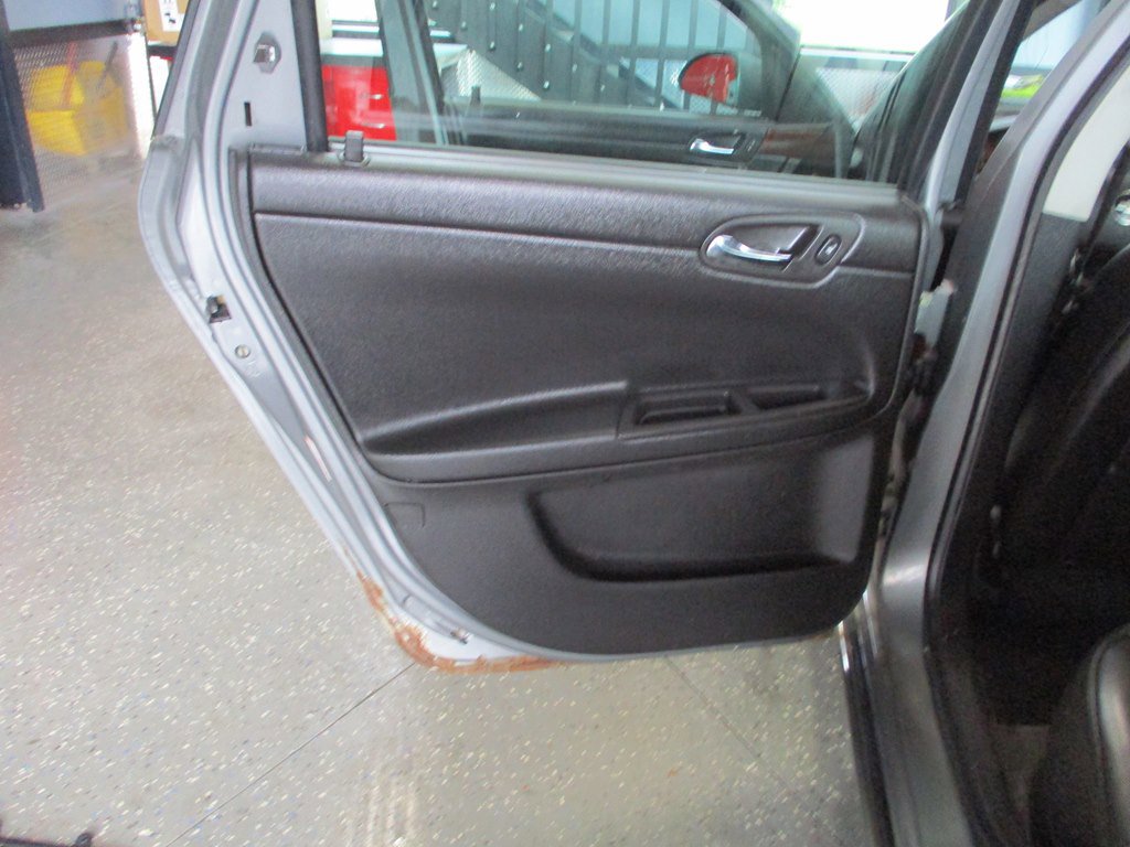 Used 2008 Chevrolet Impala LT w/ Luxury Edition Package image 5