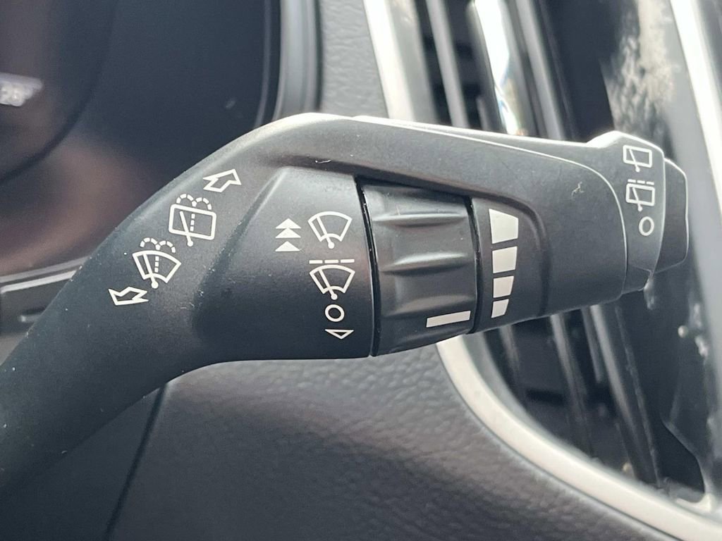 Used 2022 Ford Edge SE w/ Black Appearance Package image 25