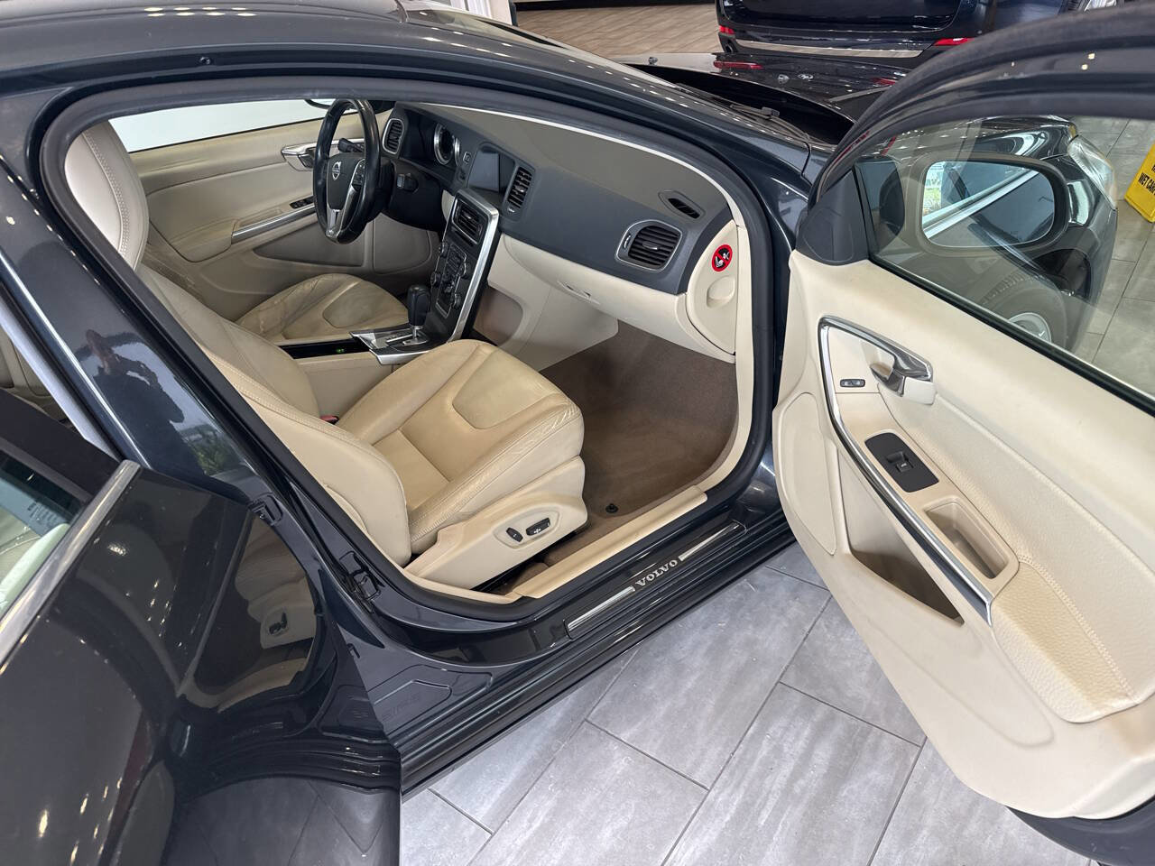 Used 2012 Volvo S60 T5 w/ Climate Pkg image 15