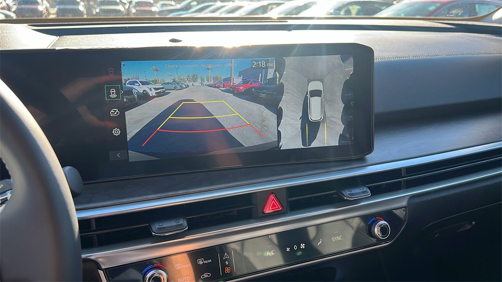 Certified 2025 Kia Sorento SX image 23