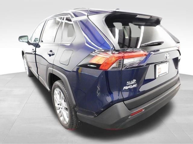 Used 2023 Toyota RAV4 XLE Premium image 11