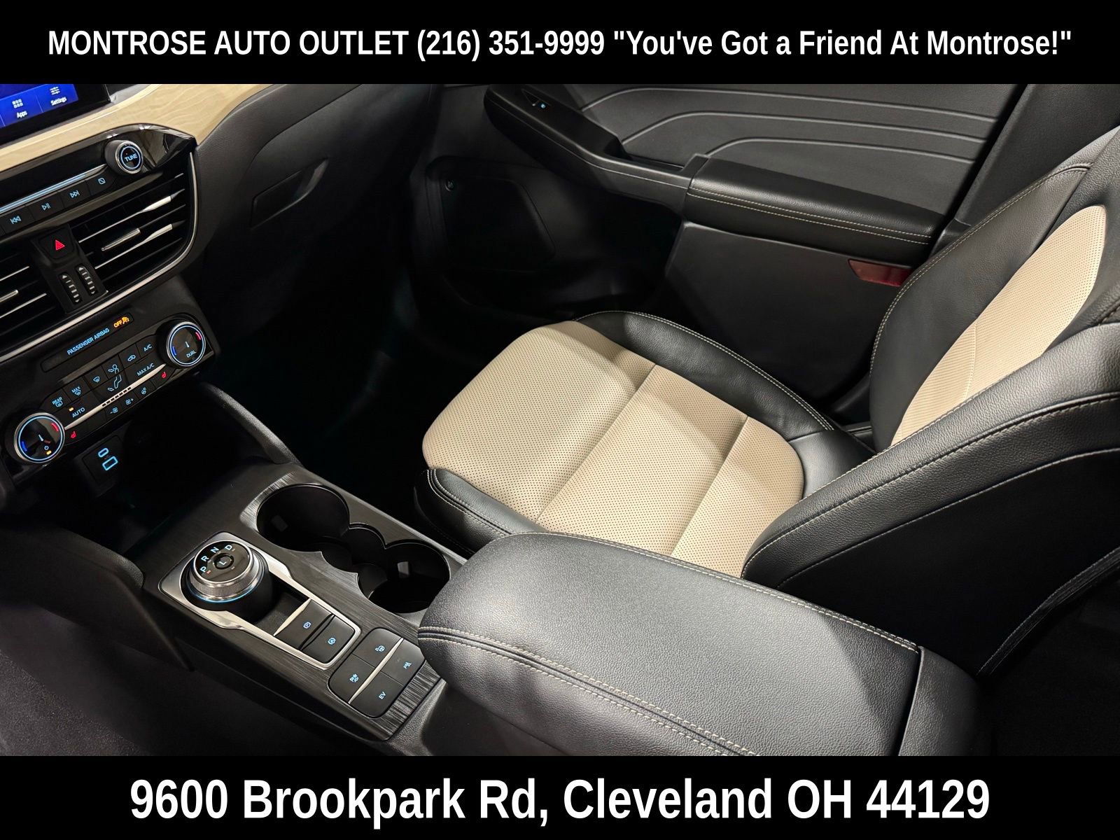 Used 2022 Ford Escape Titanium w/ Titanium Premium Package image 14