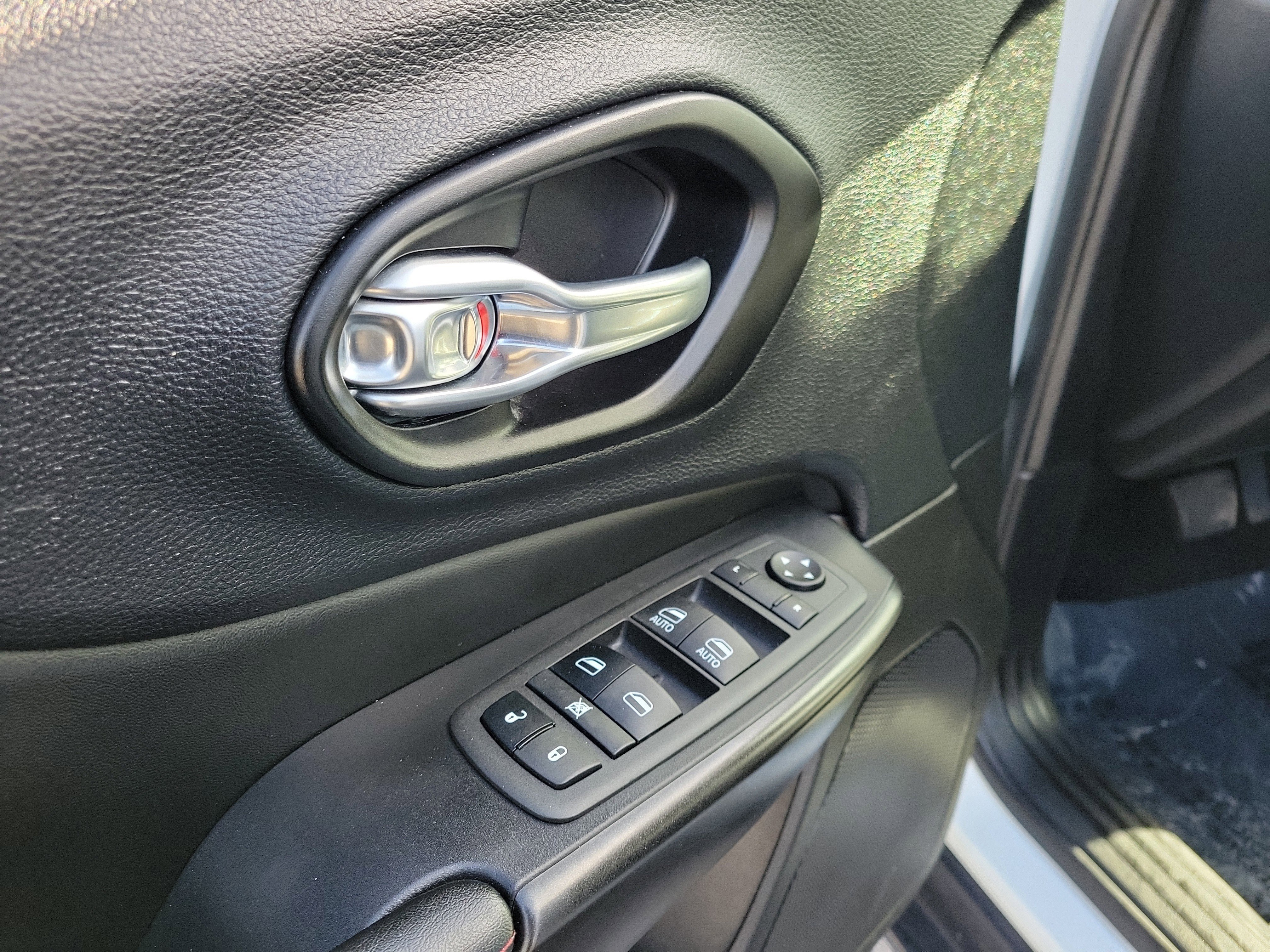 Used 2022 Jeep Cherokee Trailhawk w/ Sun, Sound & Nav Group image 18