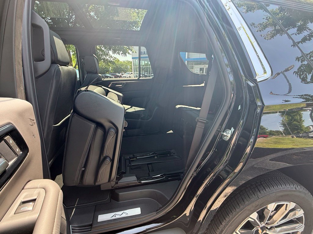 New 2026 Chevrolet Tahoe High Country AWD/4WD image 13