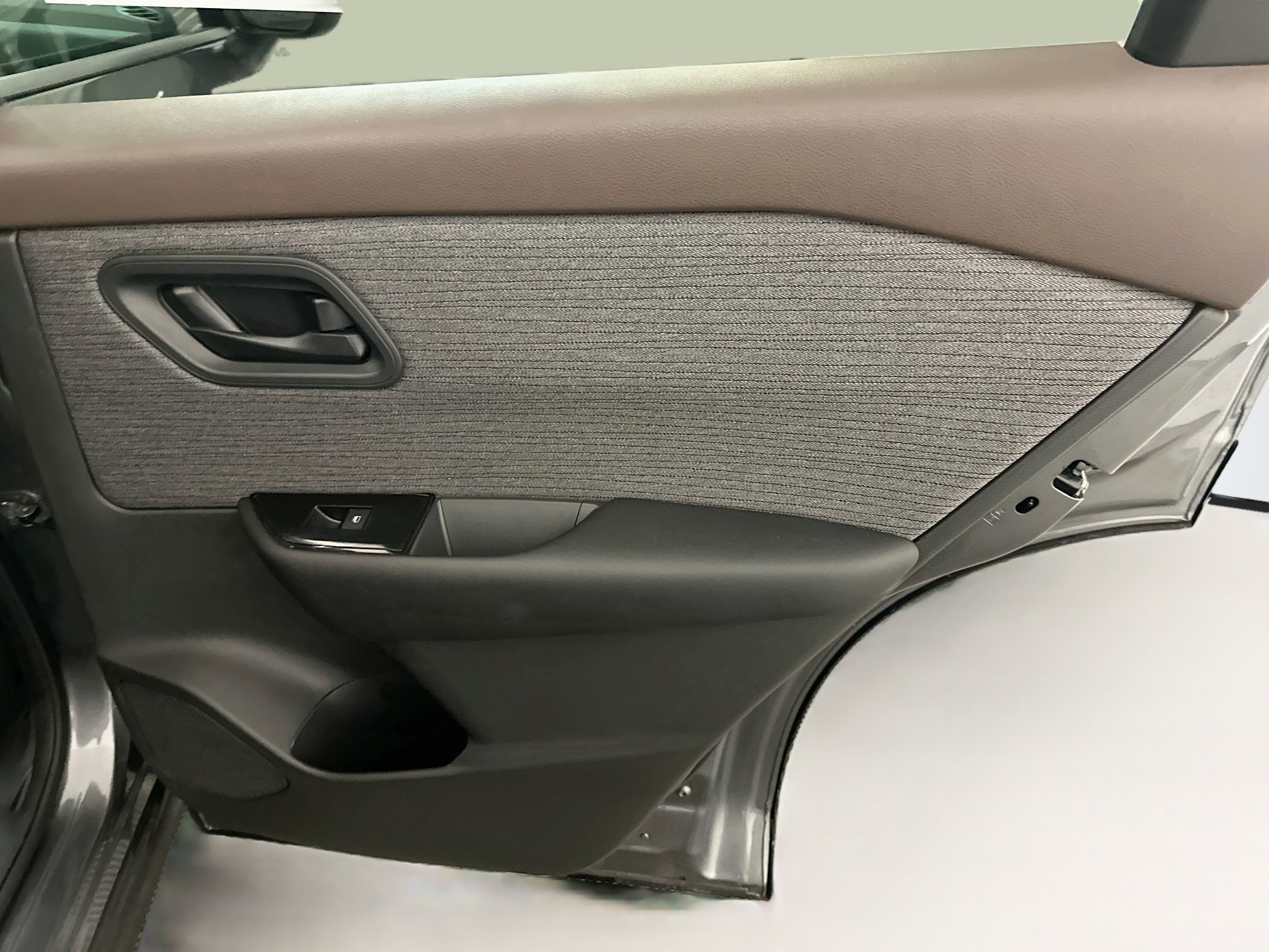 Used 2023 Nissan Rogue S AWD/4WD image 30