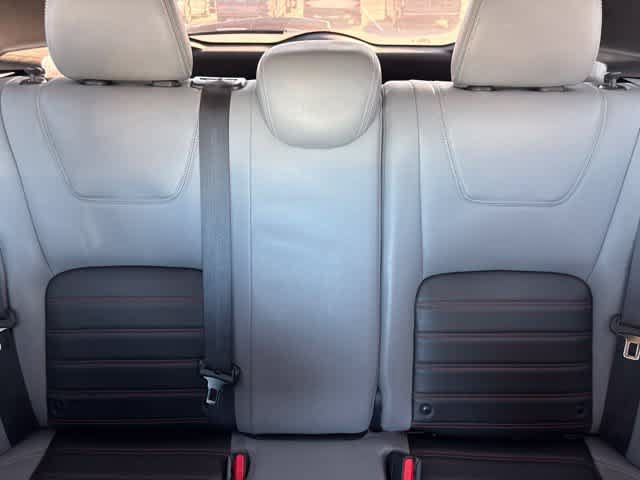 Used 2023 Nissan Kicks SR w/ SR Premium Package FWD image 23