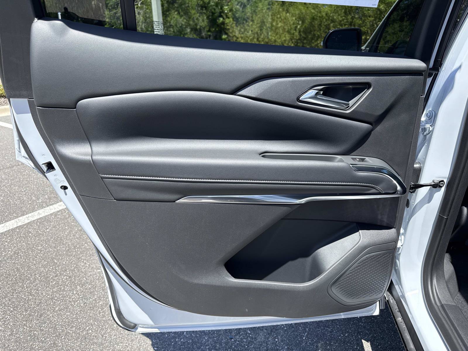 New 2026 Chevrolet Traverse LT w/ Midnight/Sport Edition FWD image 9