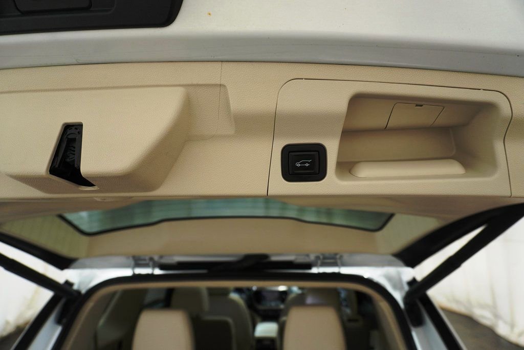 Used 2020 GMC Acadia Denali w/ Technology Package FWD image 7