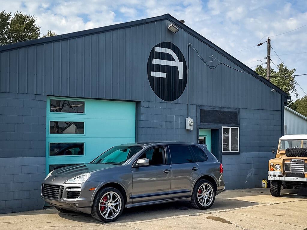 Used 2010 Porsche Cayenne GTS AWD/4WD image 2