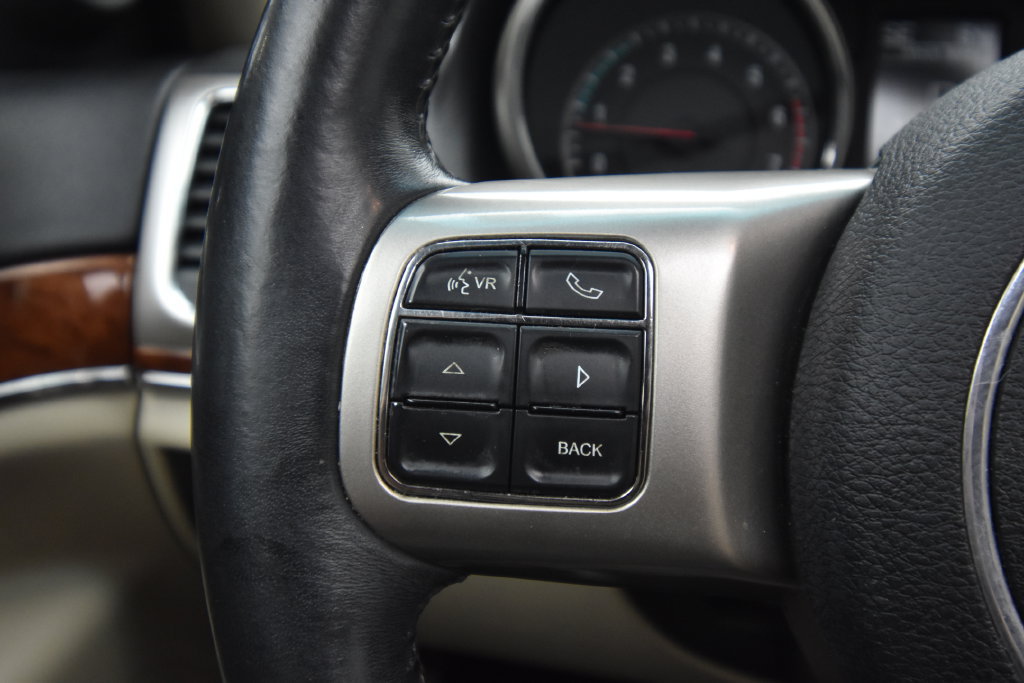Used 2013 Jeep Grand Cherokee Limited w/ Trailer Tow Group IV AWD/4WD image 29