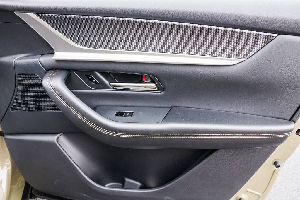 Used 2025 MAZDA CX-70 Plug-In Hybrid w/ Premium Pkg image 57