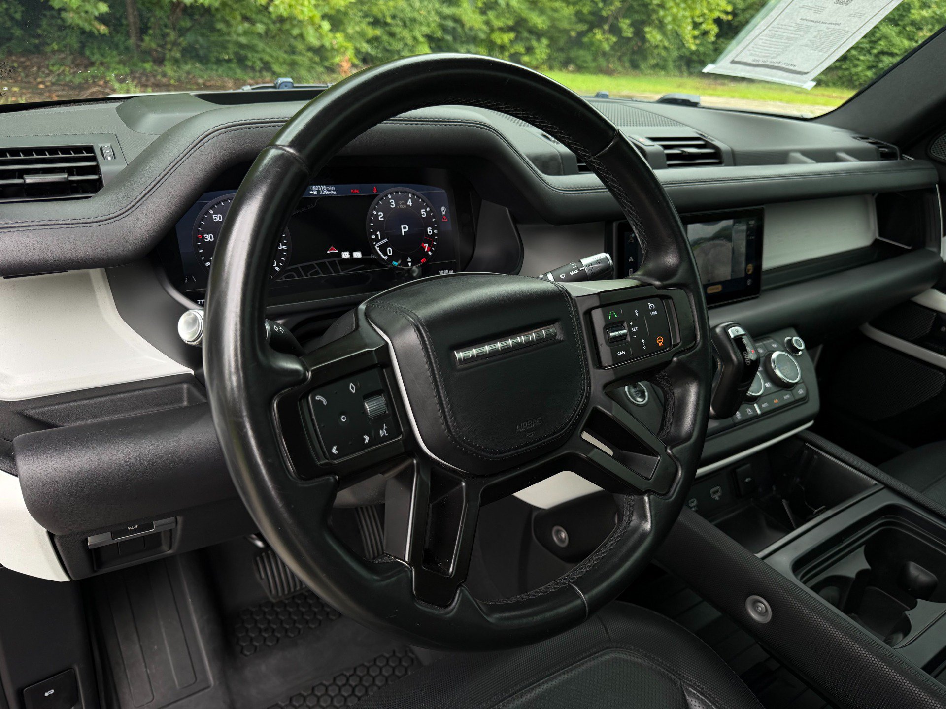 Used 2021 Land Rover Defender 110 X-Dynamic HSE AWD/4WD image 9