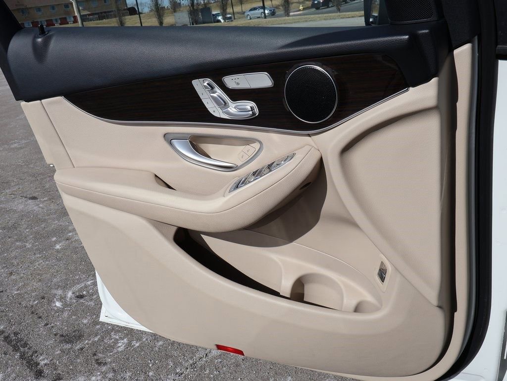 Used 2020 Mercedes-Benz GLC 300 4MATIC Coupe image 39