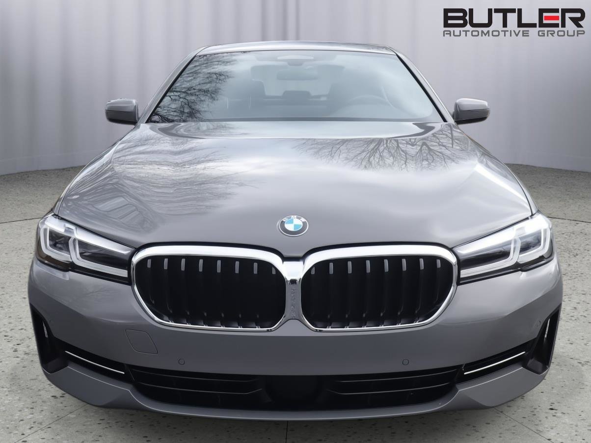 Certified 2022 BMW 540i image 2
