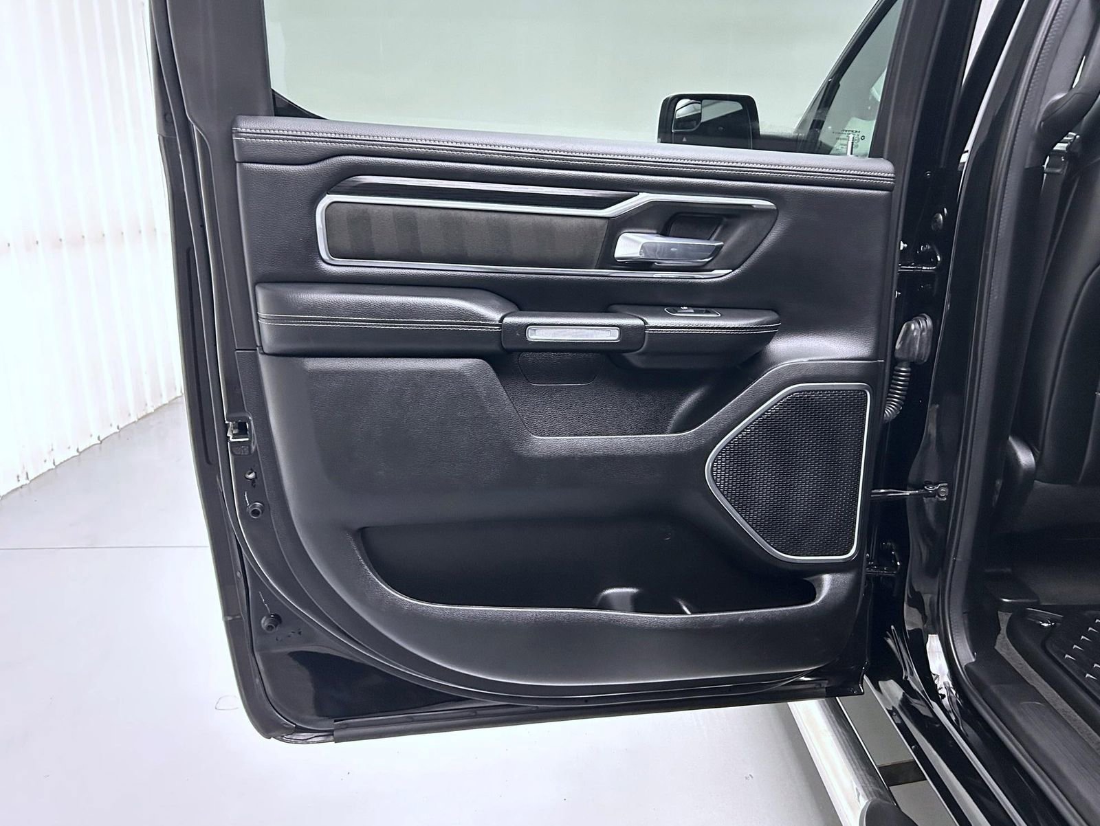 Used 2023 RAM 1500 Laramie AWD/4WD image 20