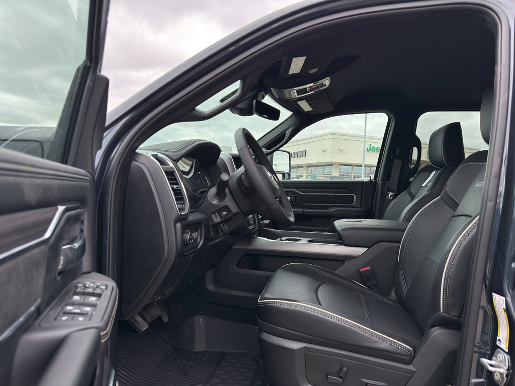 New 2026 RAM 2500 Laramie w/ Sport Appearance Package AWD/4WD image 11