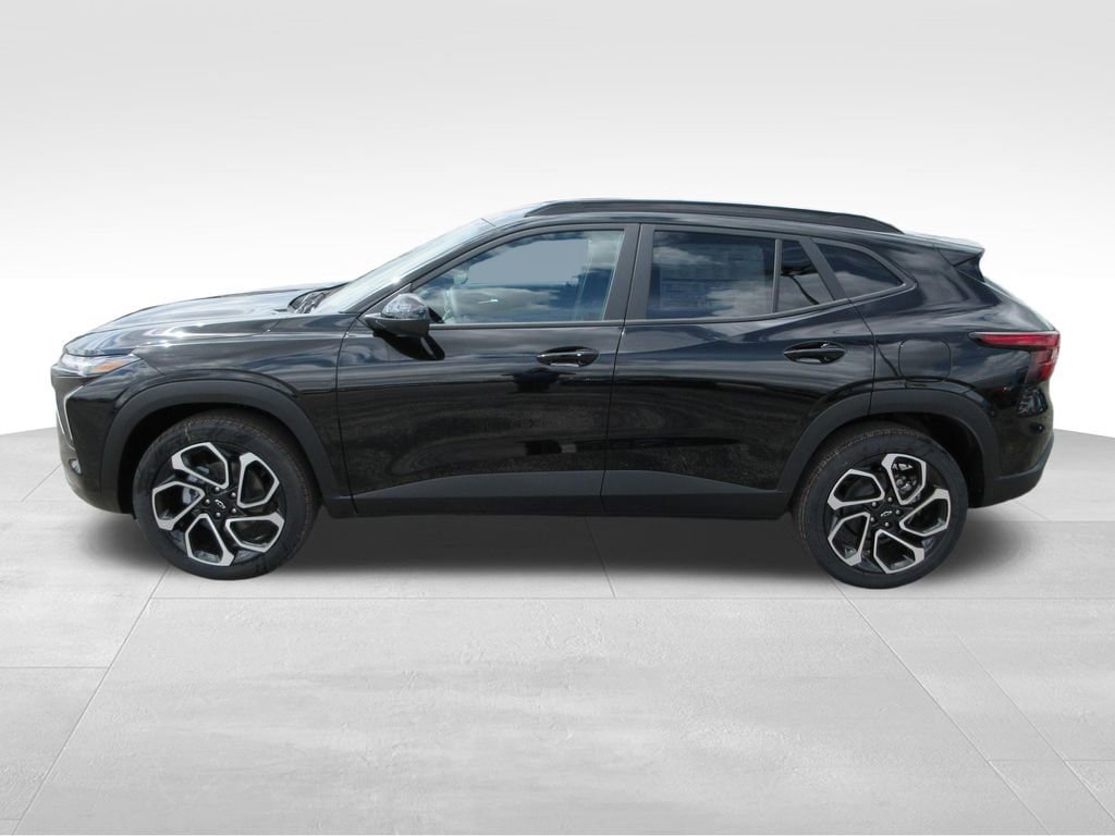 New 2026 Chevrolet Trax RS w/ Sunroof Package FWD video 2