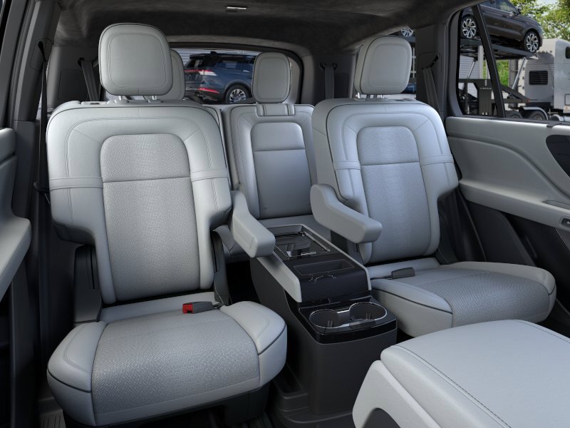 New 2026 Lincoln Aviator Black Label w/ Black Label Special Edition AWD/4WD image 11