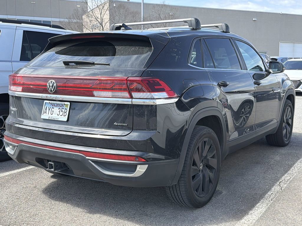 Used 2024 Volkswagen Atlas Cross Sport SE w/ Panoramic Sunroof Package image 4