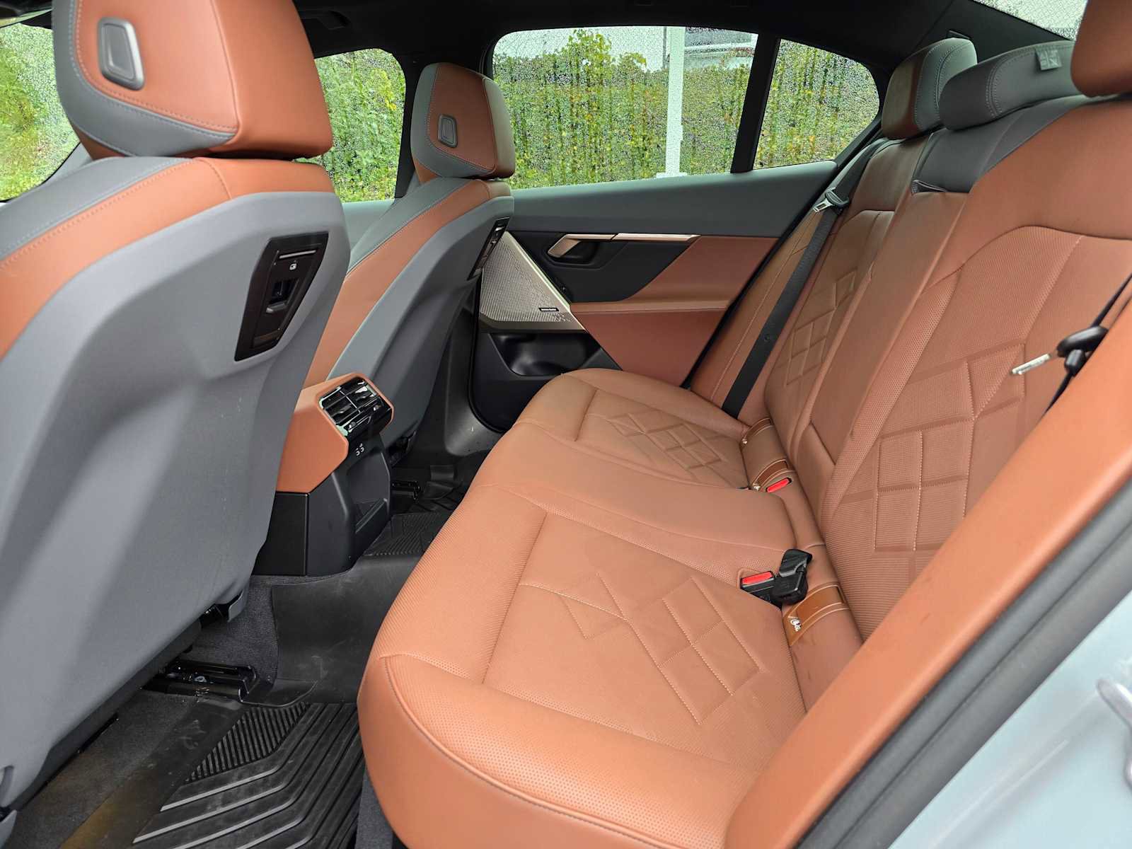 Used 2025 BMW i5 eDrive40i w/ M Sport Package image 17