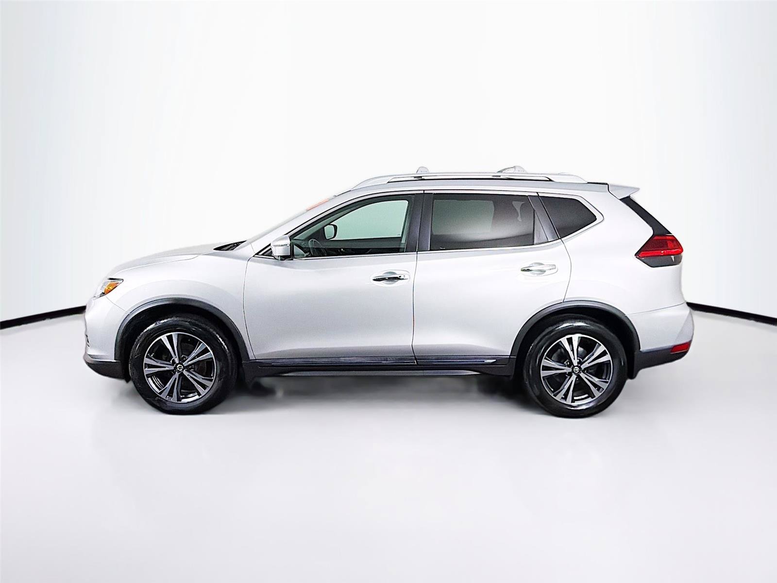 Used 2017 Nissan Rogue SL w/ SL Premium Package AWD/4WD image 8