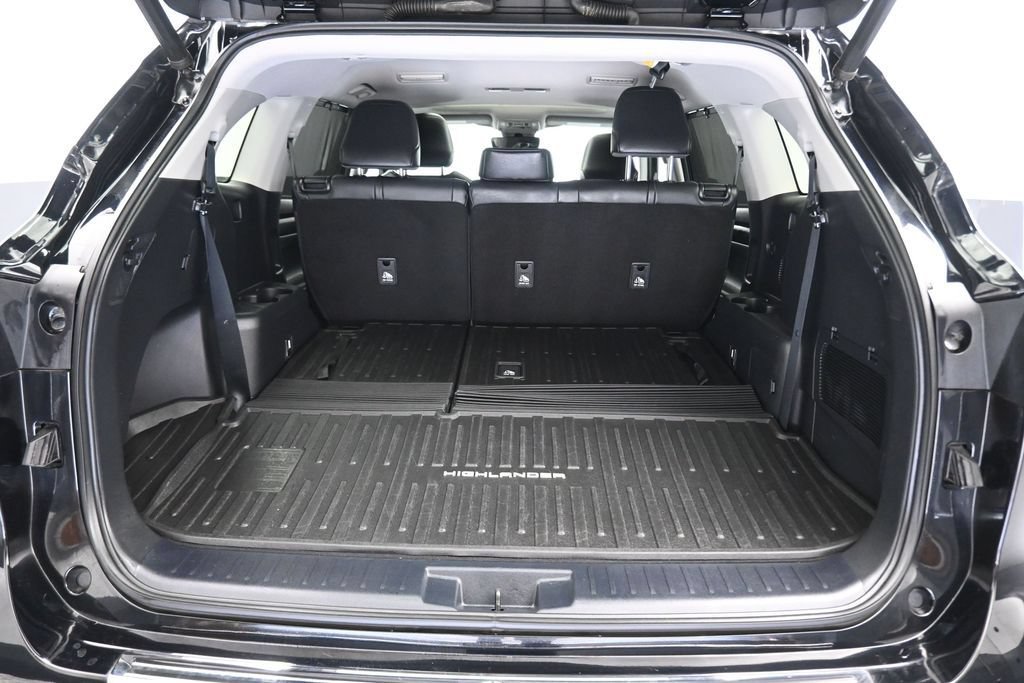 Used 2020 Toyota Highlander XLE AWD/4WD image 60