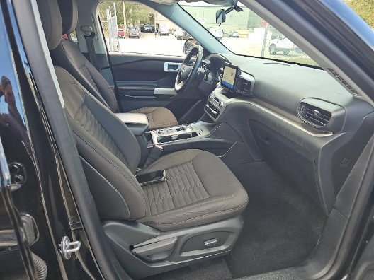 Used 2020 Ford Explorer XLT w/ Comfort Package image 6
