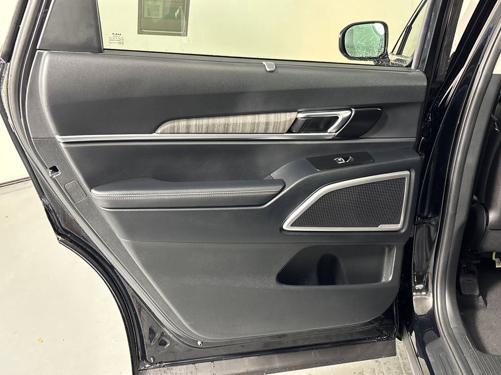 Used 2024 Kia Telluride EX w/ EX Captain's Chair Package image 36