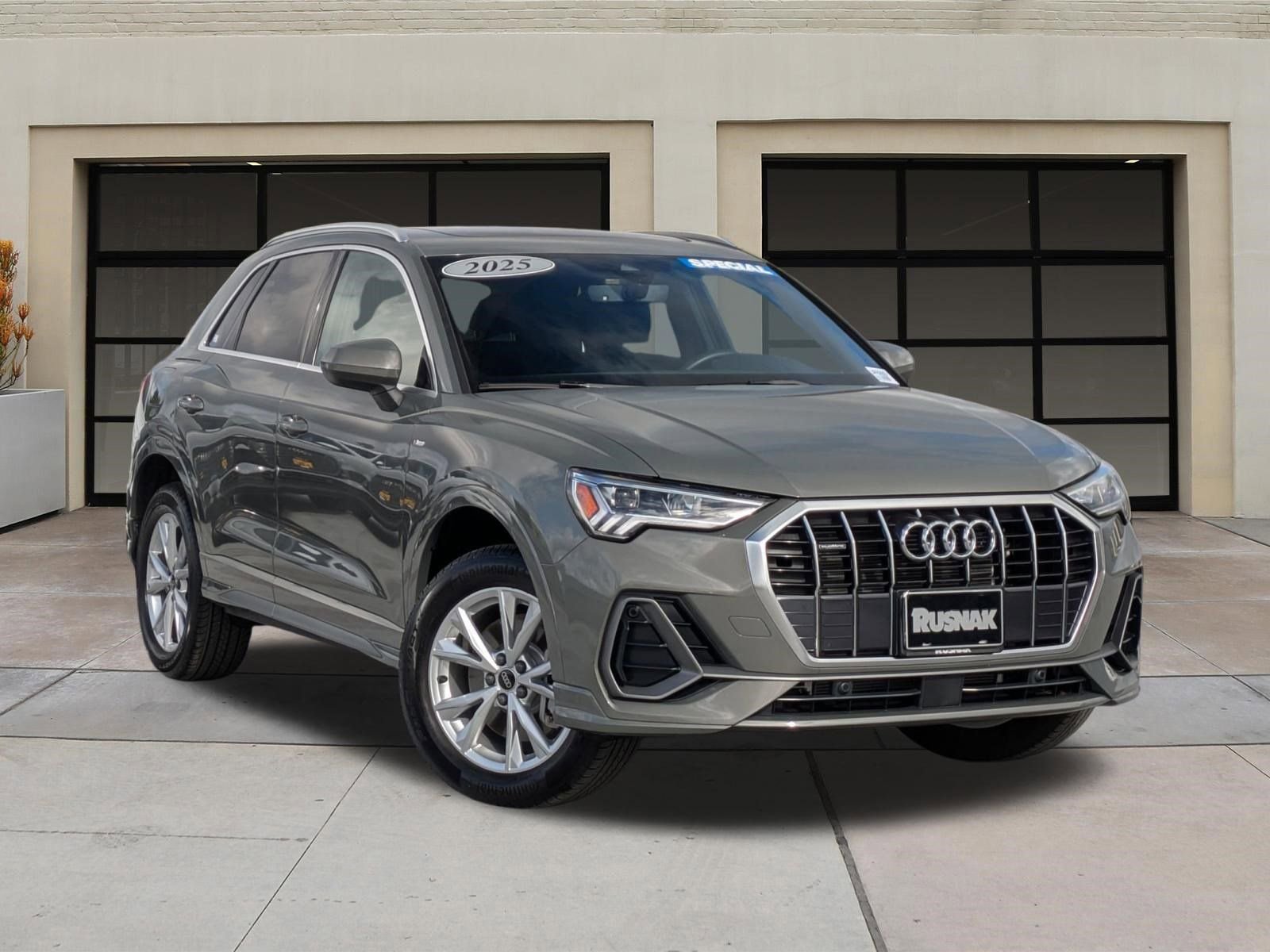 Used 2025 Audi Q3 2.0T Premium w/ Convenience Package AWD/4WD image 32