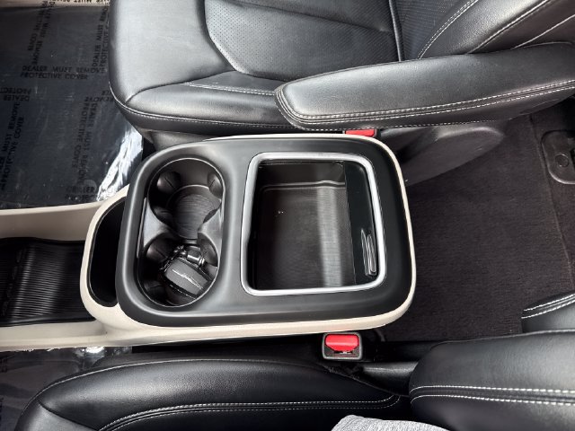 Used 2024 Chrysler Pacifica Limited FWD image 26