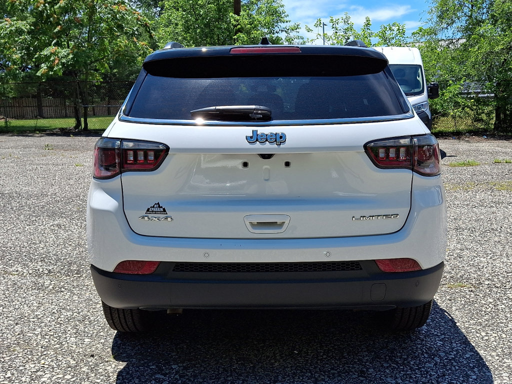 Used 2025 Jeep Compass Limited AWD/4WD image 4