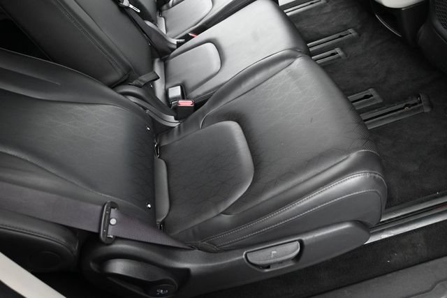 Used 2024 Kia Carnival LX FWD image 28