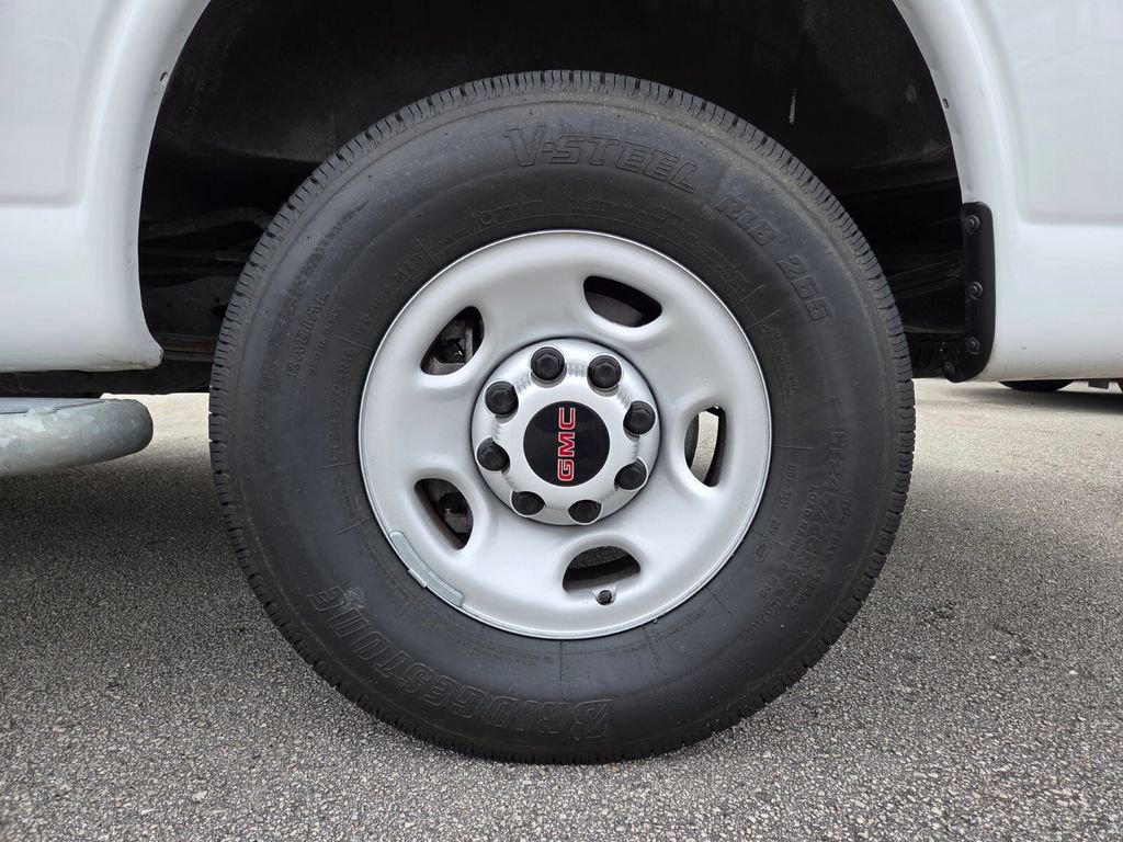 Used 2024 GMC Savana 2500 w/ Driver Convenience Package image 18