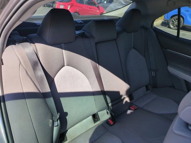 Used 2022 Toyota Camry LE image 28