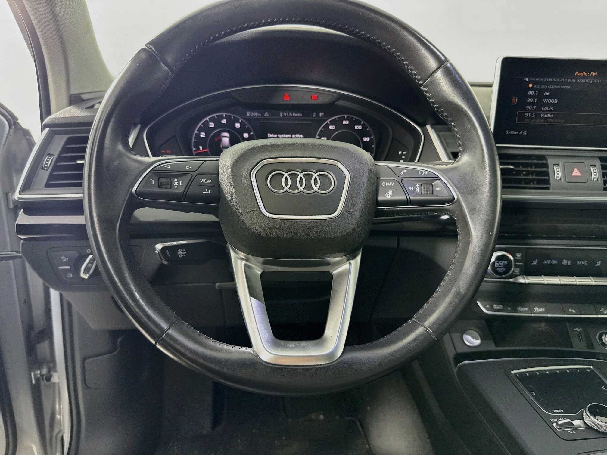 Used 2018 Audi Q5 2.0T Premium Plus w/ Premium Plus Package AWD/4WD image 12