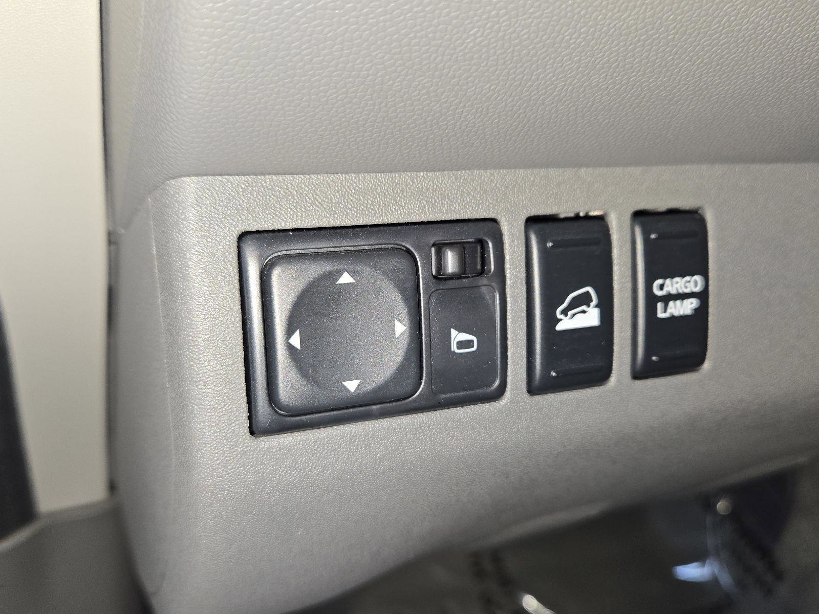 Used 2018 Nissan Frontier SV AWD/4WD image 17