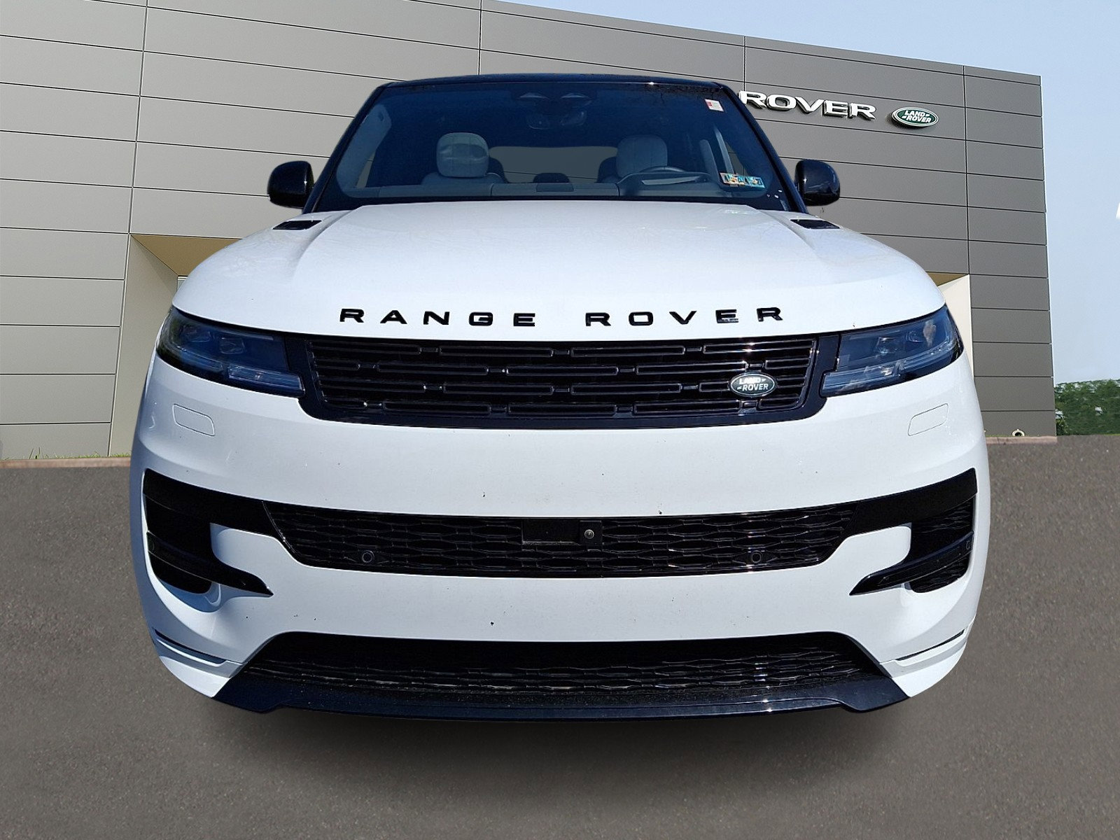 Used 2025 Land Rover Range Rover Sport Dynamic SE image 8