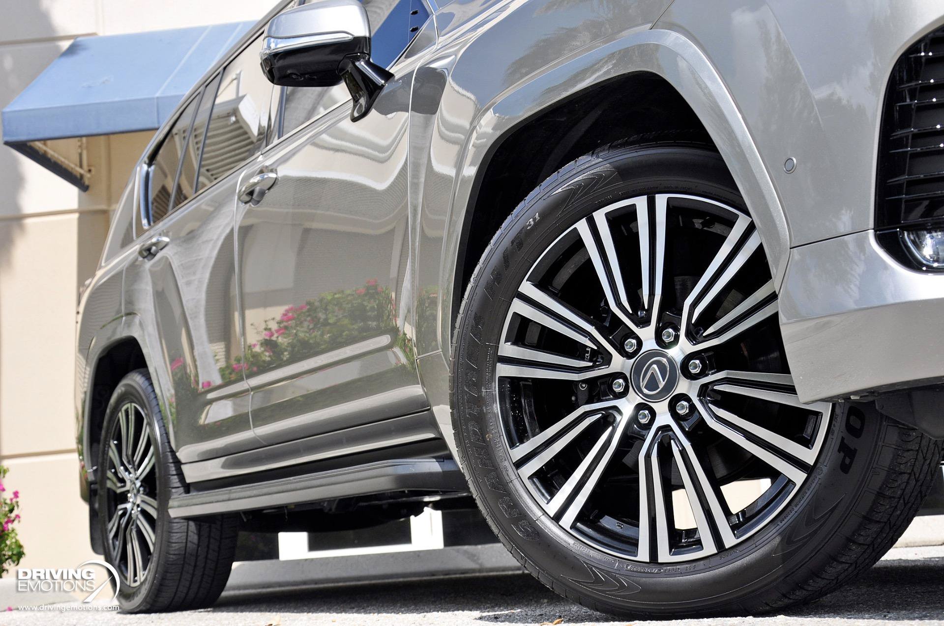 Used 2026 Lexus LX 700h Luxury AWD/4WD image 8