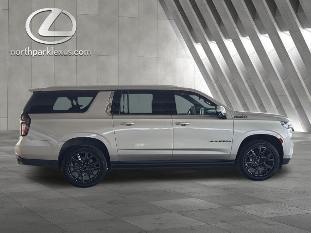 Used 2024 Chevrolet Suburban High Country AWD/4WD image 3