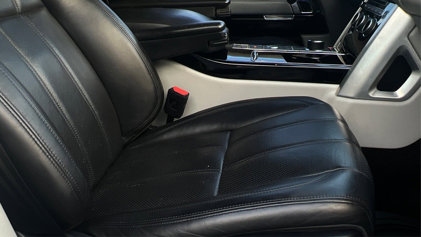 Used 2016 Land Rover Range Rover HSE image 17