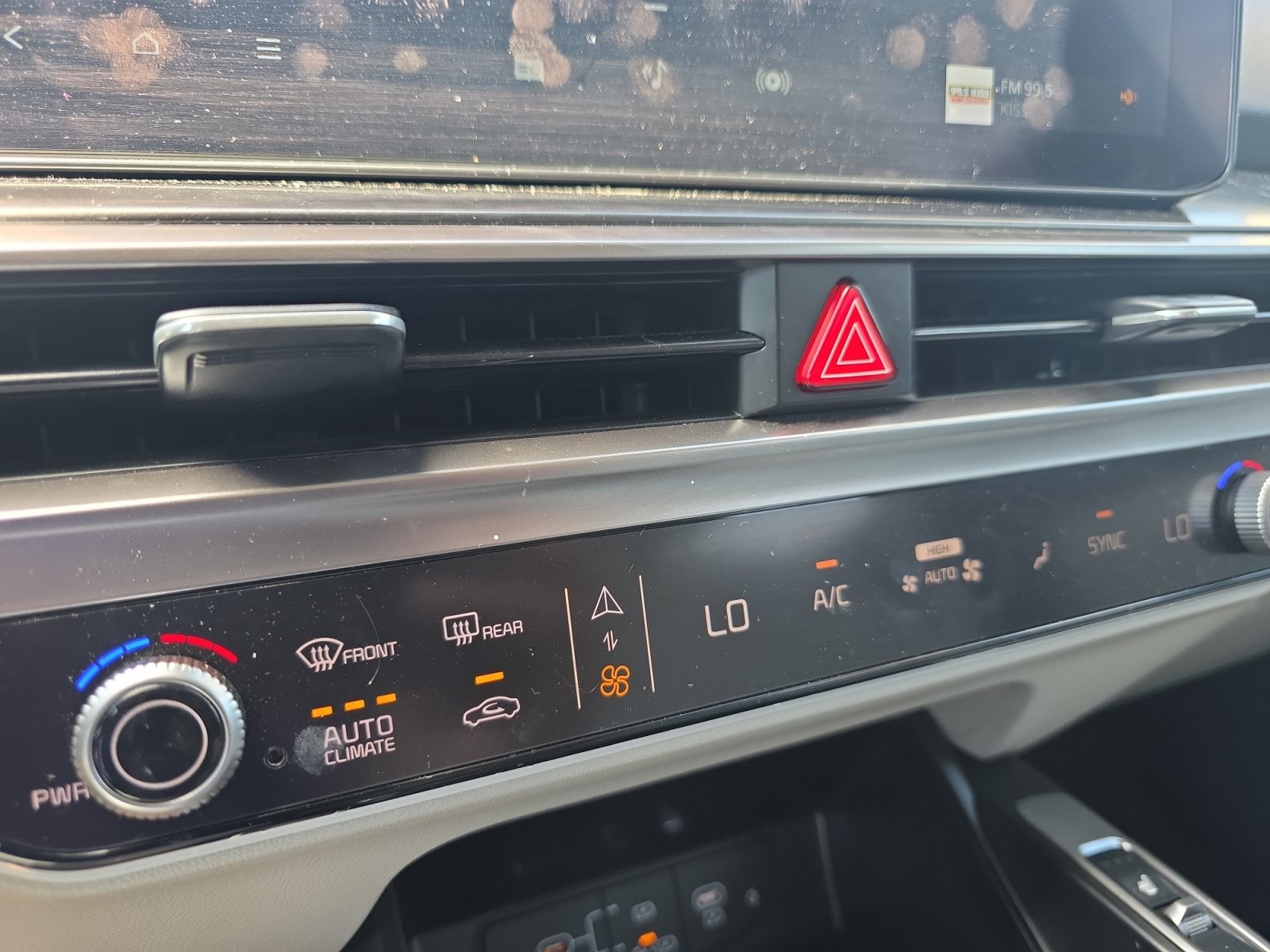 Certified 2024 Kia Sorento S FWD image 16