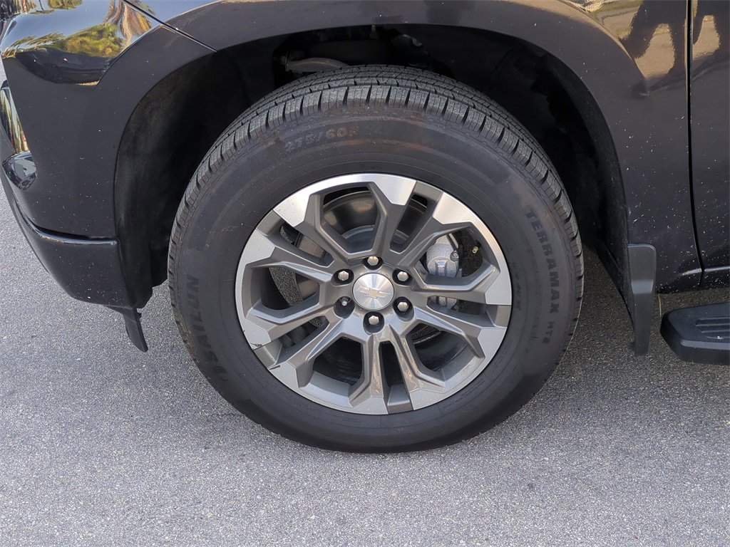 Used 2023 Chevrolet Silverado 1500 High Country w/ Technology Package image 11