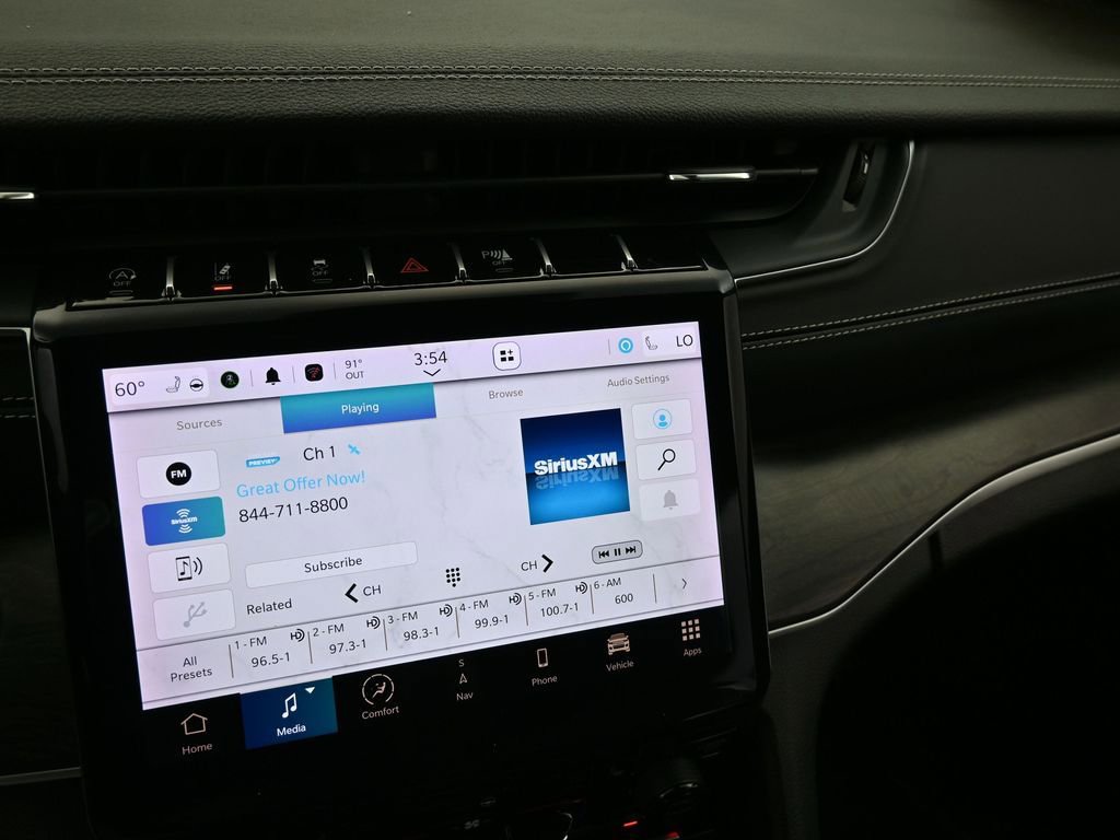 Used 2024 Jeep Grand Cherokee L Limited w/ Black Appearance Package image 25