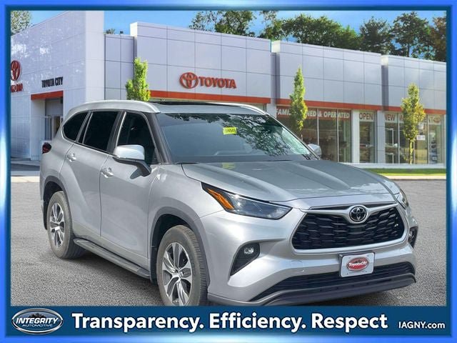Used 2023 Toyota Highlander XLE