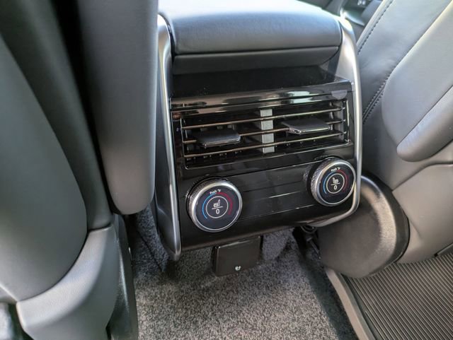 New 2026 Land Rover Range Rover Long Wheelbase SE image 13