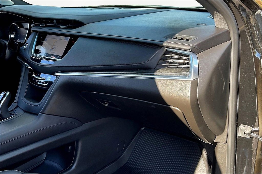 Used 2022 Cadillac XT5 Premium Luxury w/ LPO, Floor Liner Package image 27