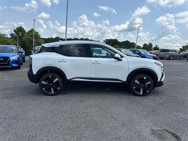 New 2025 Nissan Kicks SR image 3